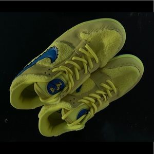 Nike SB yellow fuzzy size 9.5 used